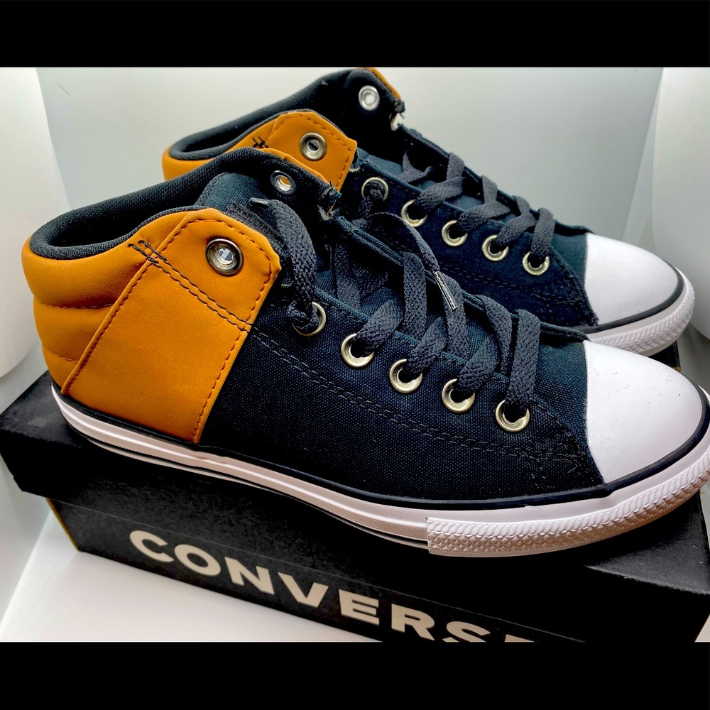 Converse NWT mid-top boys shoes